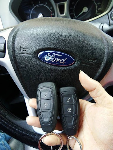 Làm Khóa Xe Ô tô Fortuner Phường Hiệp Thành